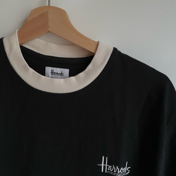 Harrods of Knightsbridge London unisex ADULT RINGER TEE M. England UK Tshirt - Picture 2 of 4